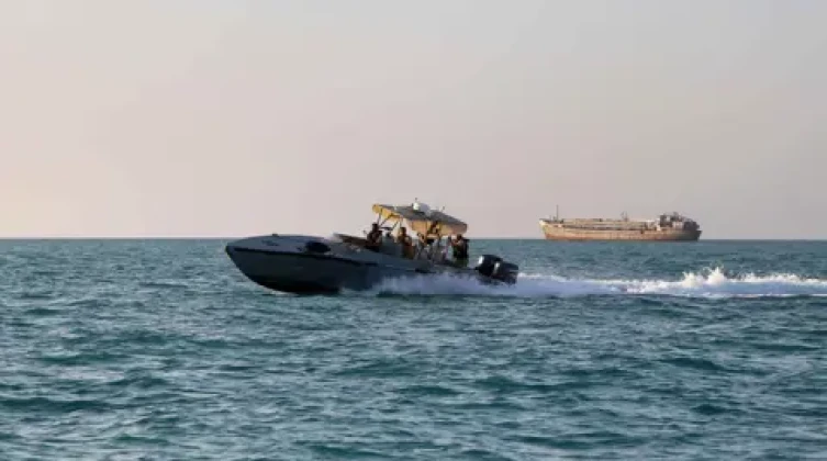 هجوم مسلح يستهدف سفينة شحن قبالة سواحل اليمن