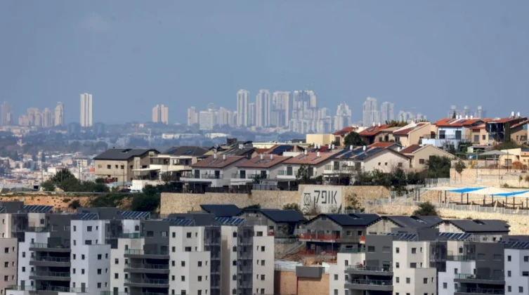 خطة إسرائيلية لتمويل 61 مستوطنة جديدة بالضفة