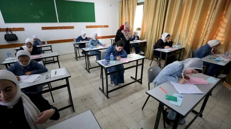 نحو 91 ألف طالب وطالبة يتقدمون اليوم لامتحان الثانوية العامة