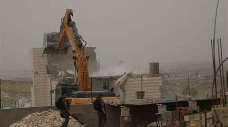الاحتلال يهدم منشآت في الأغوار الشمالية