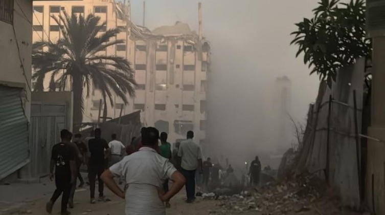 محدث: تدمير مسجد ومنزل.. شهيد وإصابات في غارتين منفصلتين بقطاع غزة