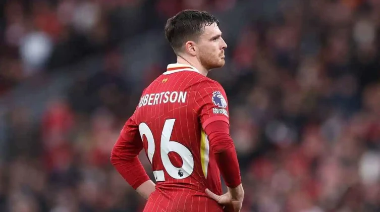 ليفربول يودّع 12 لاعبًا من بينهم محمد صلاح