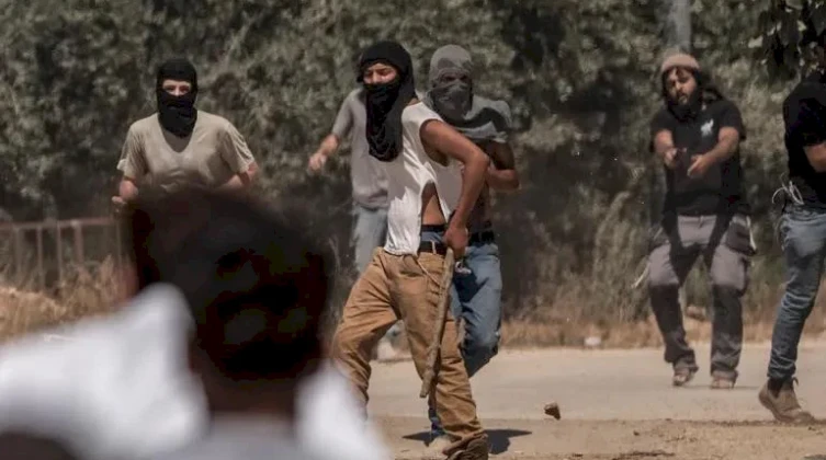 6 إصابات في هجوم لمستوطنين على يطا جنوب الخليل