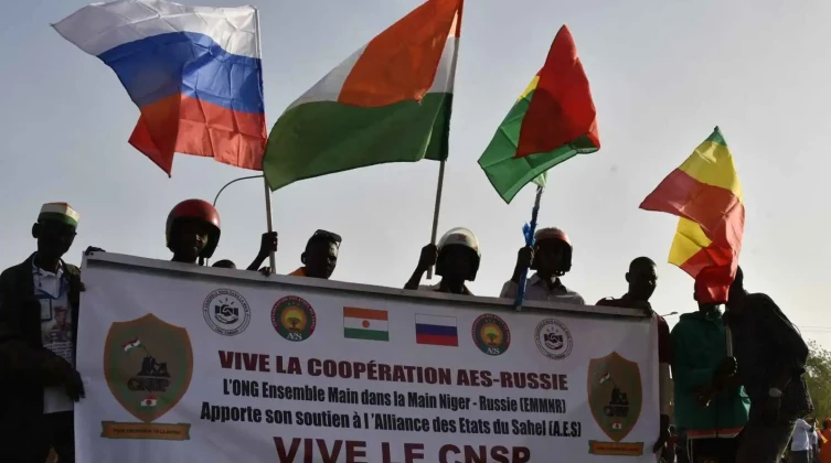 روسيا ترفض تزويد تحالف الساحل الأفريقي بمروحيات هجومية