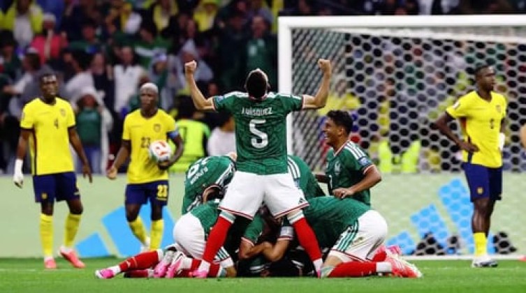 المكسيك تهزم الإكوادور بثنائية وتعبر إلى دور الـ16 في كأس العالم (فيديو)