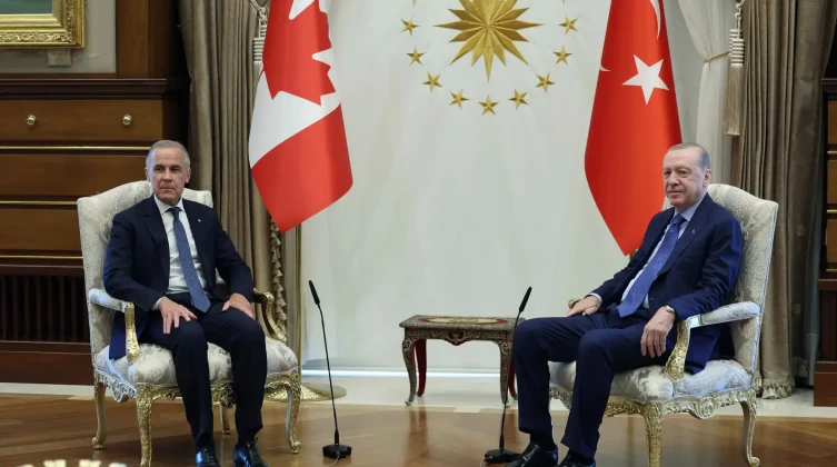 تركيا تبلغ كندا بانضمامها لبنك الدفاع والأمن