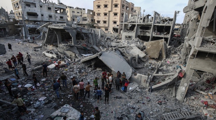 محدث: 8 شهداء وعشرات الإصابات في غارات إسرائيلية متواصلة على غزة
