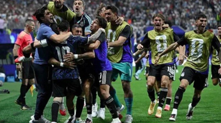 الأرجنتين تقلب الطاولة على إنجلترا بثنائية وتلاقي إسبانيا في نهائي كأس العالم 2026 (فيديو)