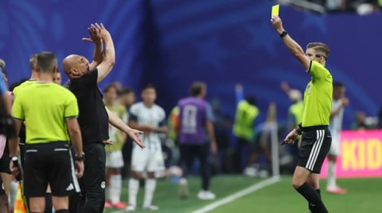 ديشامب يثير الجدل بتصريحه عن حكم مباراة مصر والأرجنتين قبل مواجهة المغرب