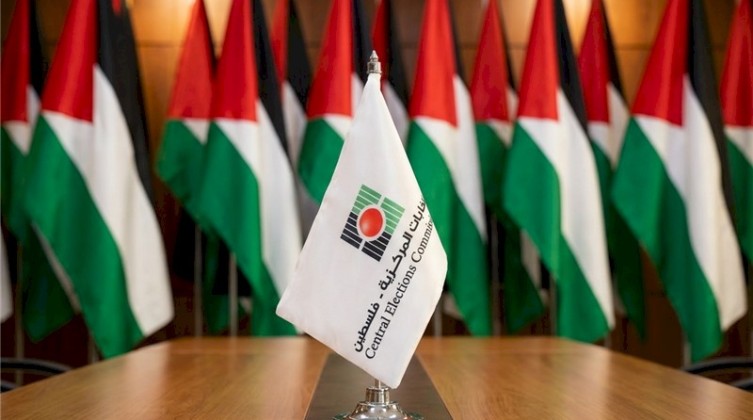 لجنة الانتخابات تدعو غير المسجلين للمبادرة بالتسجيل للانتخابات التشريعية
