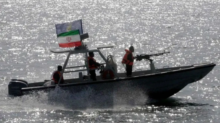 إيران ترد على المقترح العماني بشأن مضيق هرمز