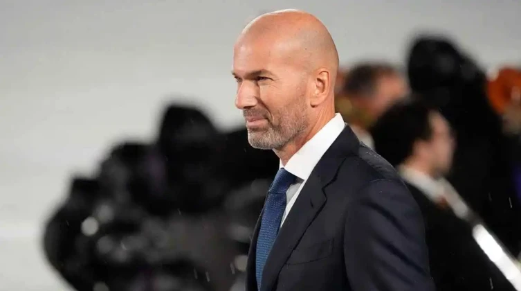 عائق قانوني يؤخر تعيين زيدان مدربًا لمنتخب فرنسا