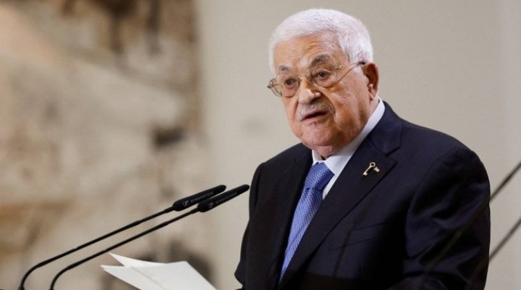 الرئيس عباس يوجه بتقديم منح دراسية لأوائل الثانوية العامة في فلسطين