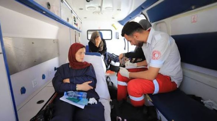 إجلاء 31 مريضًا من غزة عبر معبر رفح لتلقي العلاج