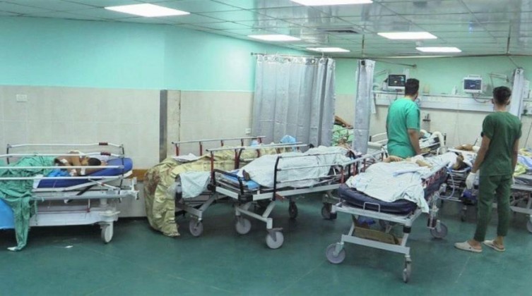 توقف قسم المخيطة في مستشفيات غزة بسبب نفاد الأقمشة الطبية