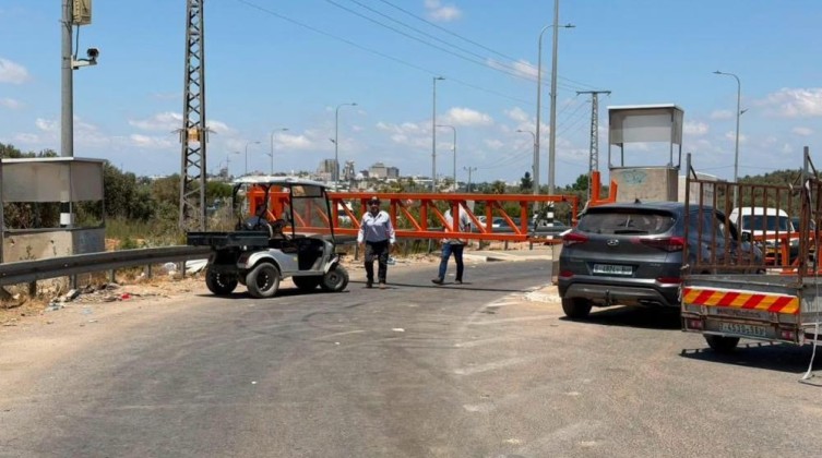 الاحتلال يواصل إغلاق مدخل النبي إلياس لليوم السادس
