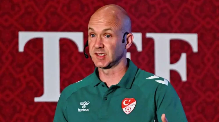 أنتوني تايلور يتولى منصب مدير التحكيم النخبوي في تركيا