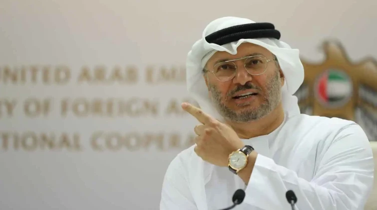 قرقاش: الحقائق والإنجازات أقوى من الشائعات