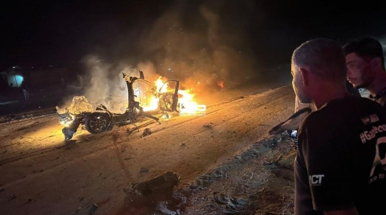 شهيدان بقصف إسرائيلي استهدف مركبة جنوب غربي غزة.