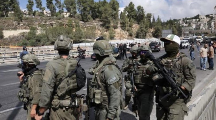 الاحتلال يتسبب بحرائق في بيوت مهجورة شمال غرب القدس
