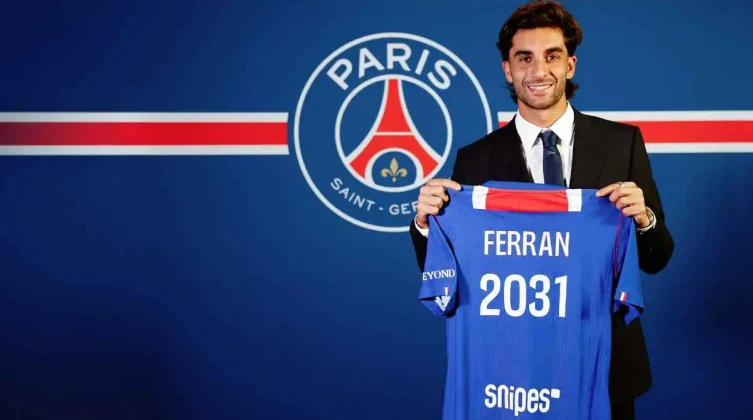 باريس سان جيرمان يعلن ضم فيران توريس حتى 2031