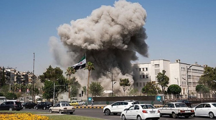 حماس والشعبية تدينان العدوان الإسرائيلي على سوريا