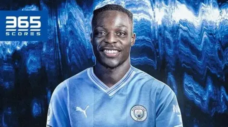 مانشستر سيتي يجدد عقد جيريمي دوكو حتى 2031