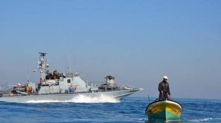 بحرية الاحتلال تعتقل 4 صيادين قبالة شاطئ غزة