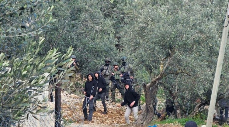 مستوطنون يدمرون محتويات منزل قيد الإنشاء شرقي جنين