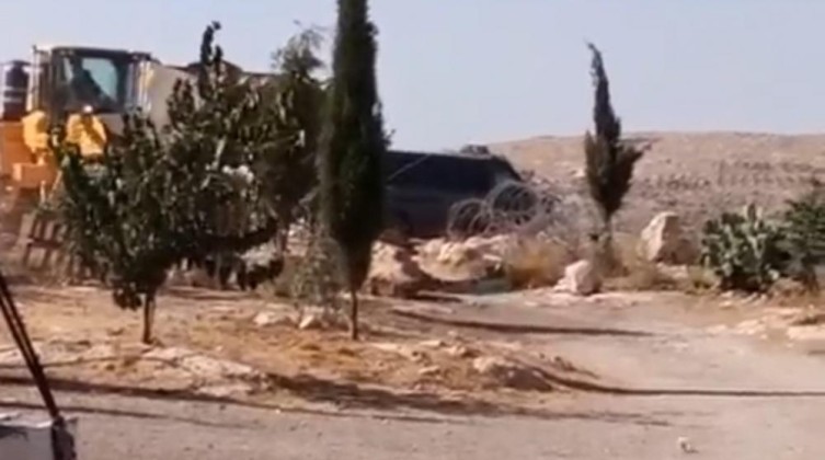 الاحتلال يُغلق مدخل منزل ومزرعة شرق بيت لحم