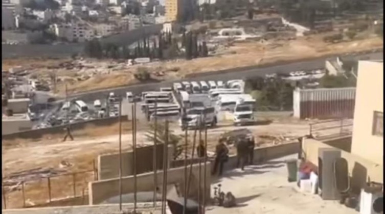 الاحتلال يهدم بناية سكنية في بلدة الطور بالقدس
