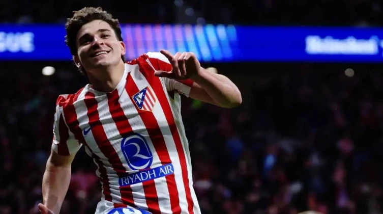 برشلونة يترقب.. ألفاريز يؤجل حسم مستقبله مع أتلتيكو