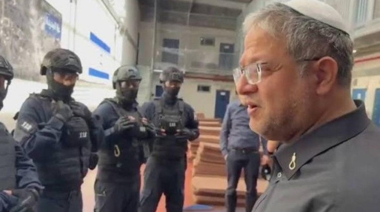 وزارة الأسرى تدين اقتحام بن غفير لسجن الدامون