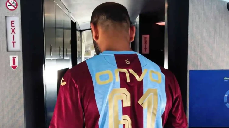 بالصور: محمد صلاح يثير الجدل بعد ظهوره بقميص طرابزون سبور بالرقم 61