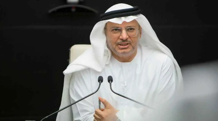 قرقاش: العدوان الإيراني على دول الخليج "أخطأ الهدف"