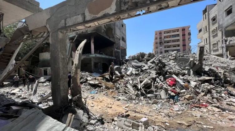 انتشال جثامين 112 شهيدًا من تحت أنقاض منازل مدمرة في حي الصبرة