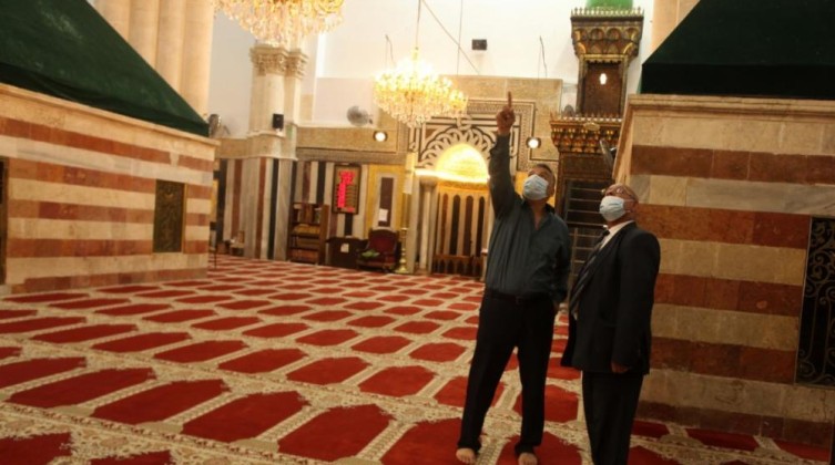 الاحتلال يغلق الحرم الإبراهيمي في الخليل حتى الأربعاء