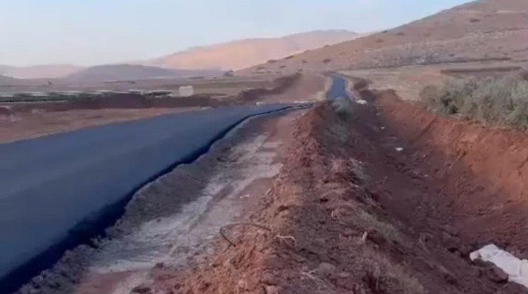 الاحتلال يُعبّد طريقًا عسكريًا شرقي عاطوف في طمون