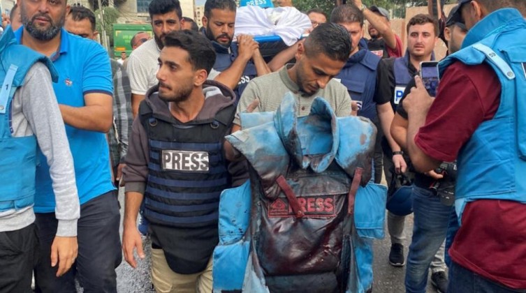 منتدى الإعلاميين يطالب بحماية دولية للصحفيين الفلسطينيين