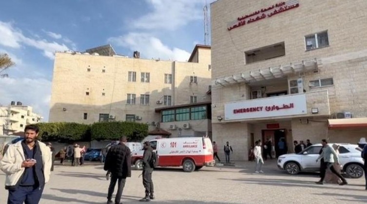 الصحة في غزة تحذر: توقف نقل الكوادر يهدد بشلل المنظومة الصحية