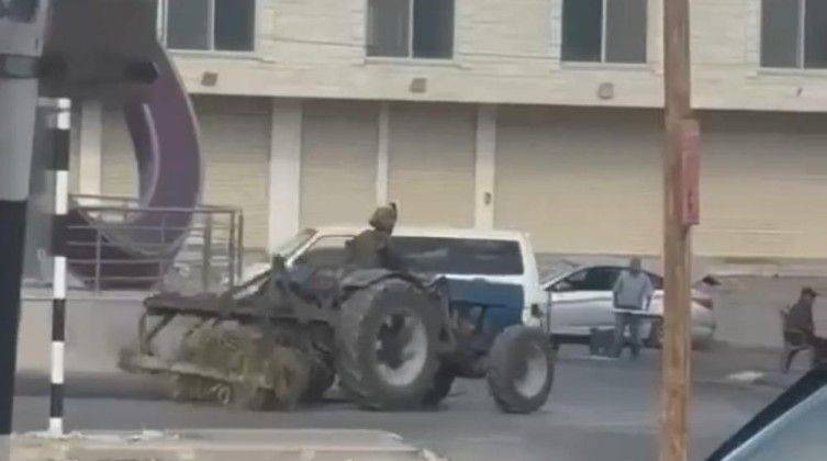 الاحتلال يُصادر جرارًا زراعيًا عند مدخل جبع جنوب جنين