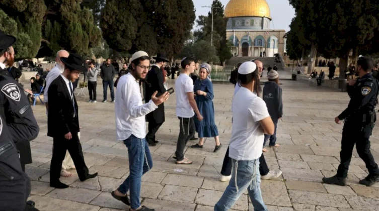 260 مستوطنًا يقتحمون الأقصى في ثاني أيام "عيد العرش"