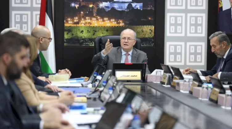 مجلس الوزراء يعزز التعليم في القدس ويحذر من أزمة غزة
