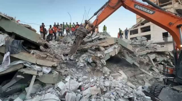 خاص: من مأوى للنازحين إلى ركام.. ماذا حدث في عمارة السعادة بغزة؟