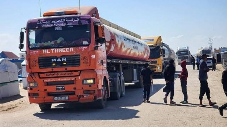 دخول 5 شاحنات غاز طهي إلى قطاع غزة