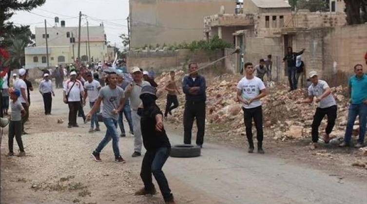 مستوطنون يهاجمون منازل المواطنين شرق سلفيت