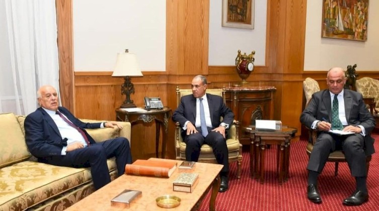 الرجوب يطلع وزير الخارجية المصري على آخر المستجدات السياسية