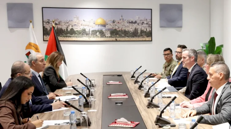 الشيخ يستقبل وفدًا أميركيًا رفيع المستوى في رام الله