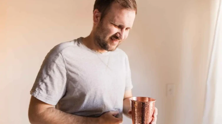 3 مشروبات صباحية قد تسبب الحموضة والانتفاخ