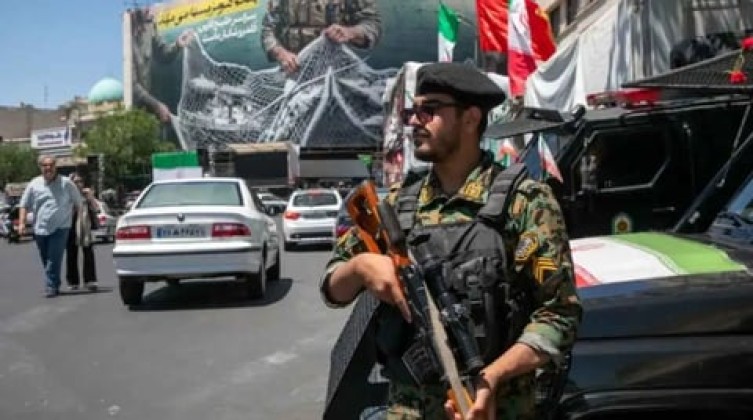 إيران تعتقل 39 شخصًا في قزوين بتهمة التخريب خلال احتجاجات يناير